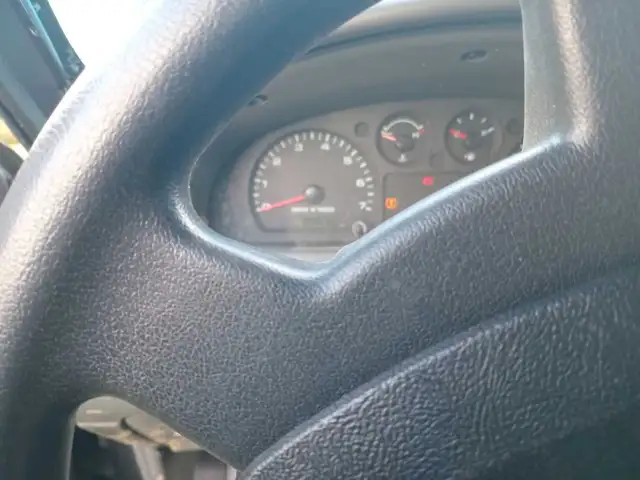 Car and trucks - Photo 4