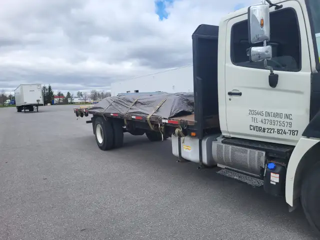Flatbed Tuck for rent