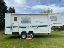 5th wheel holiday trailer