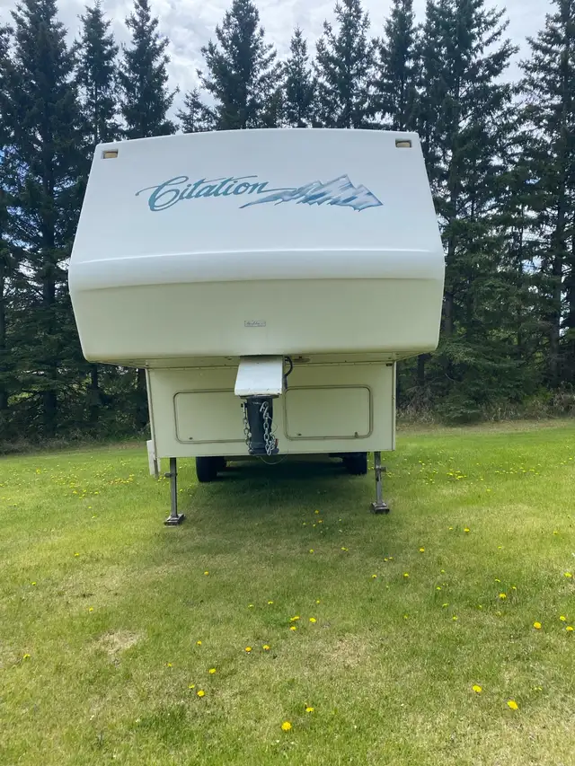 5th wheel holiday trailer - Photo 3