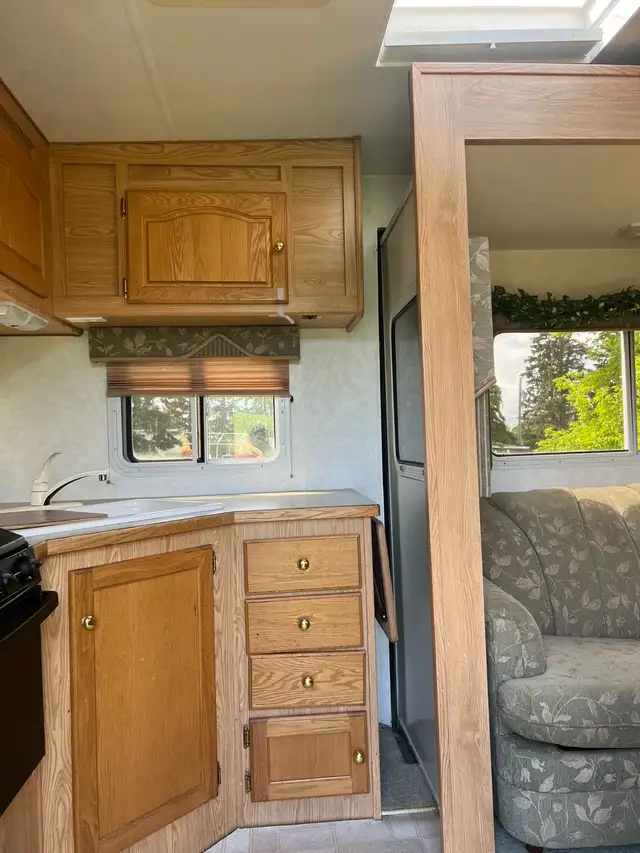 5th wheel holiday trailer - Photo 6