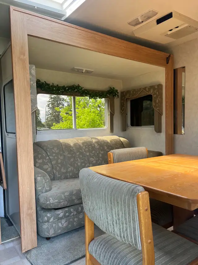 5th wheel holiday trailer - Photo 8