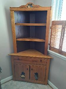 corner hutch