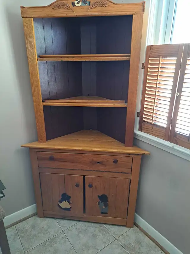 corner hutch - Photo 2