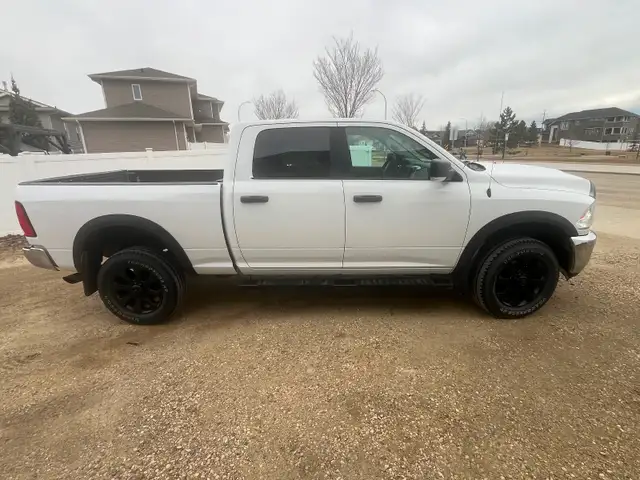 2018 Dodge Ram 2500 Diesel - Photo 2