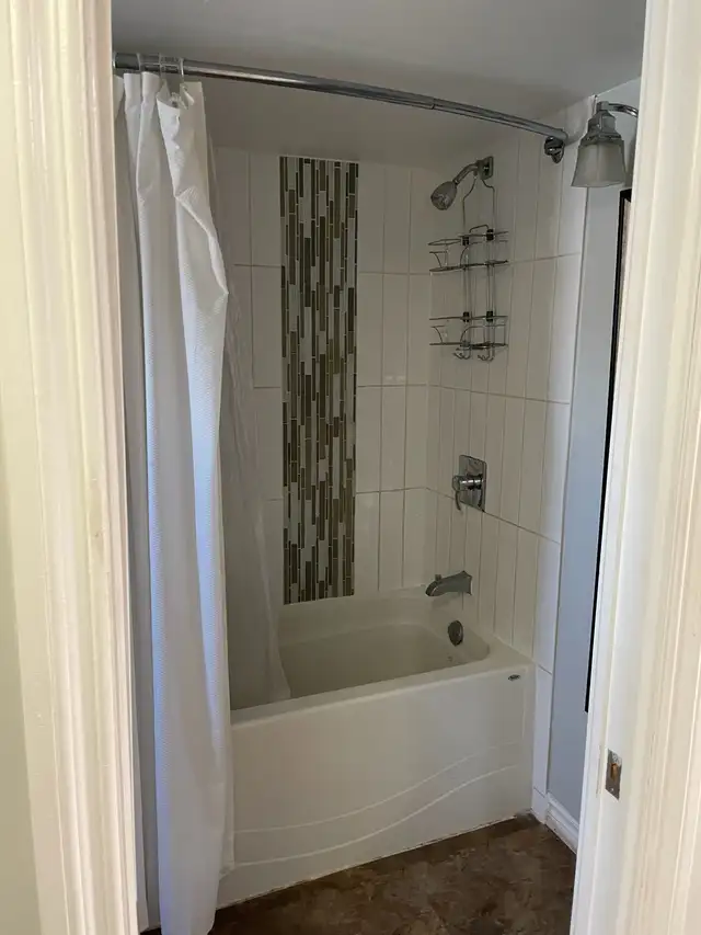 2 bedroom downtown unit available immediately! - Photo 9