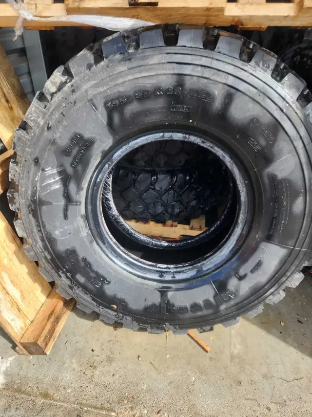 Michelin 395 85 R20