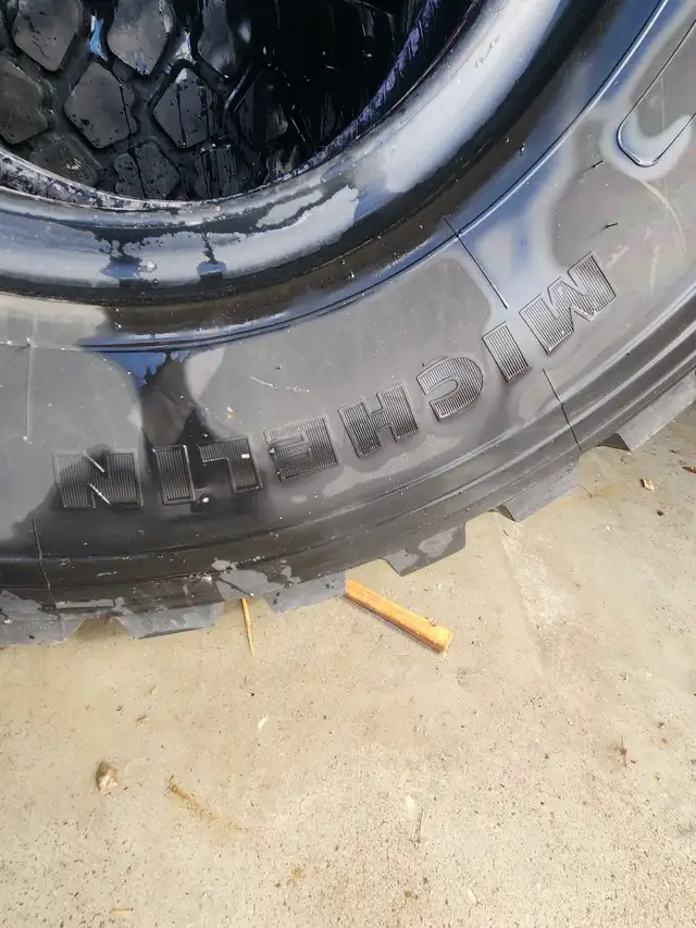 Michelin 395 85 R20 - Photo 4