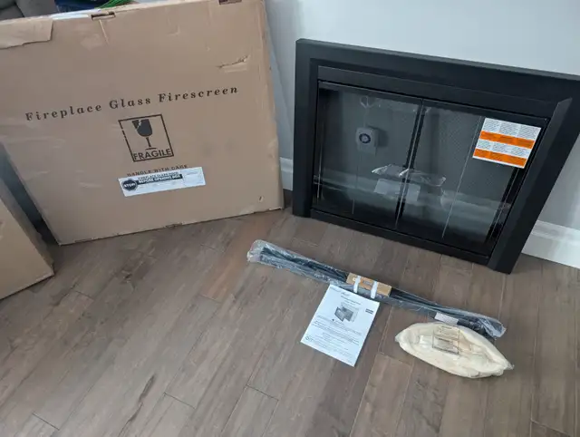 Brand New Clairmont Small Fireplace Glass Door For Sale - Photo 9