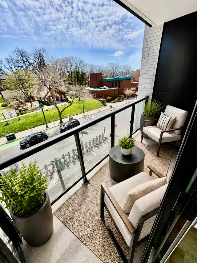 GORGEOUS BRAND NEW 1 BED   DEN CONDO FOR LEASE IN HIGH PARK!! - Photo 8