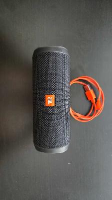 JBL Flip 4