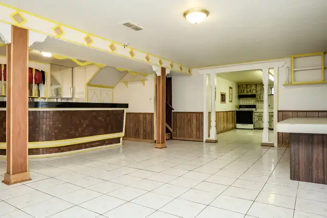 NEW LISTING! 3949 WOODWARD IN WINDSOR~ FULL BRICK RANCH $449,900 - Photo 8