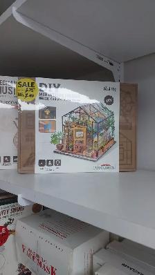 Rolife Diy Miniature House-DG104-Cathy's Flower House