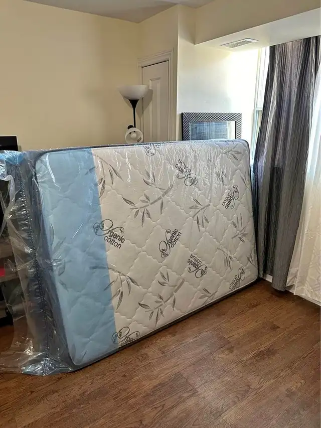 Queen Bed Set Great For New Home - Photo 2