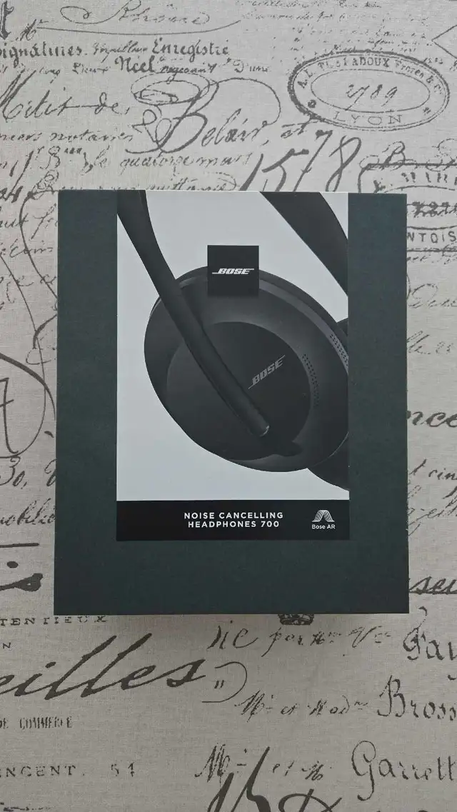Bose Headphones 700