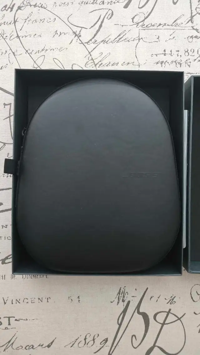 Bose Headphones 700 - Photo 3