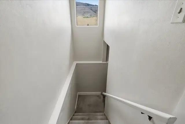 BEAUTIFUL HOME ON A HUGE LOT WITH RENTAL SUITE IN VALLEYVIEW - Photo 7