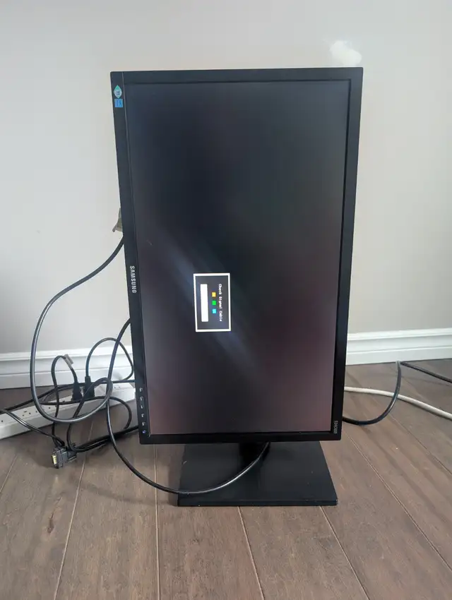 Like New Samsung 24" LED Monitor For Sale - Photo 3