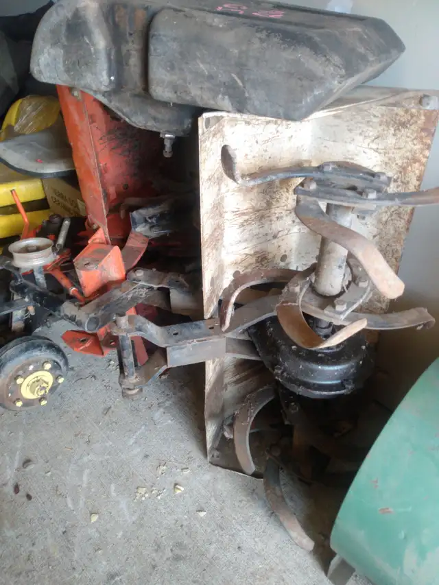 Allis-Chalmers 608 garden tractor w/ tiller - Photo 2