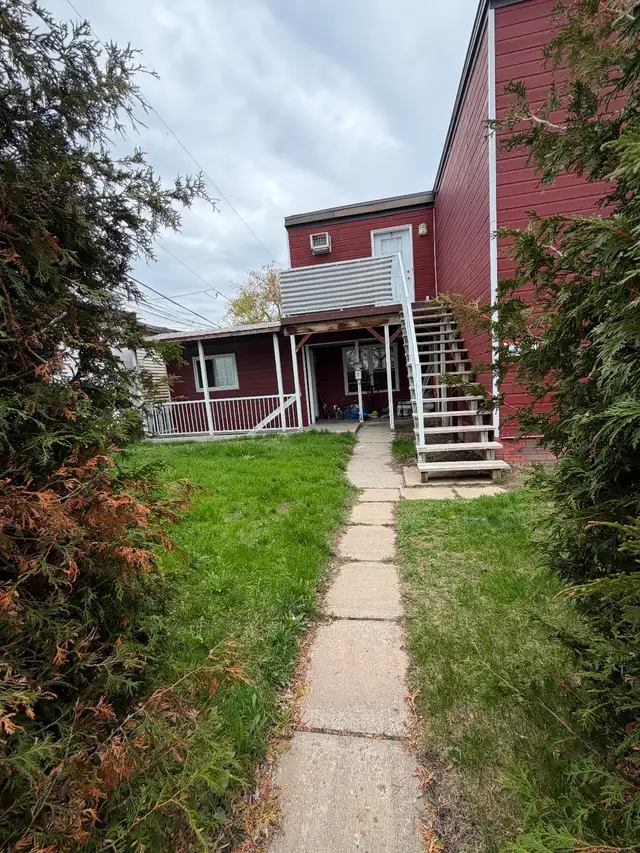 Beautiful 1-Bedroom Apartment for Rent – Main Floor