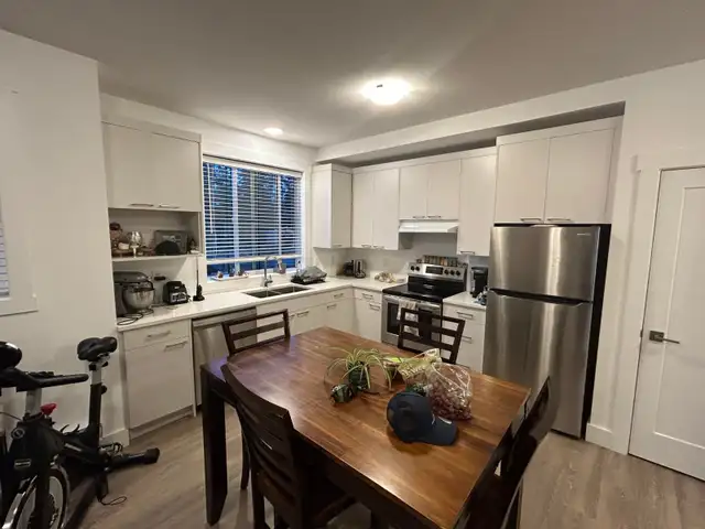 2 Bed / 1 Bath Legal Suite For Rent - Photo 6