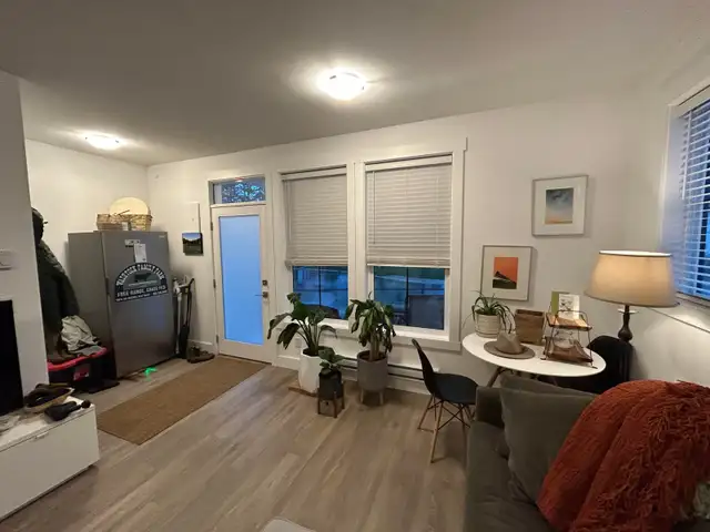 2 Bed / 1 Bath Legal Suite For Rent - Photo 12
