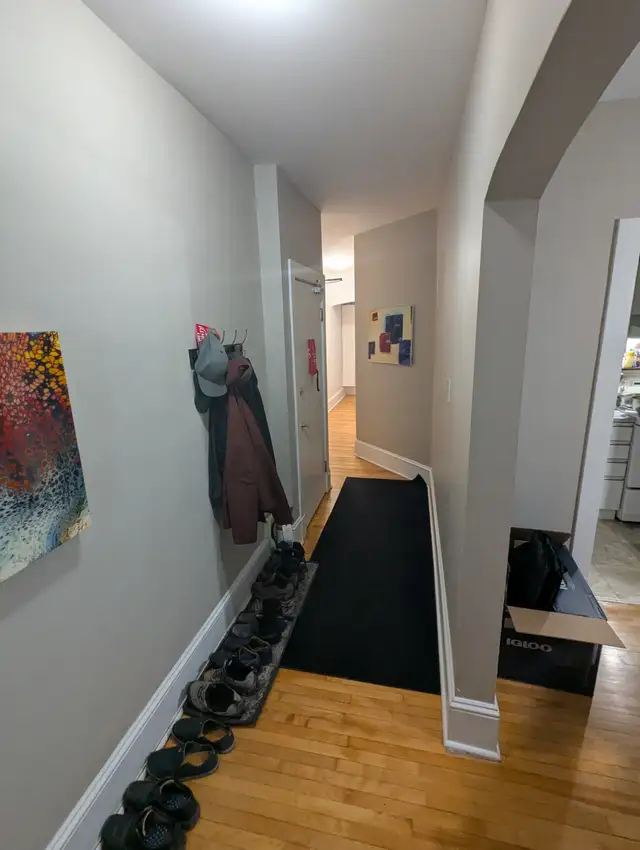 Very large 2-bedroom in Centretown: June 1 or July 1 - Photo 6