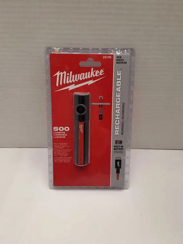 Milwaukee 2011R Magnetic flashlight NEW