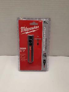 Milwaukee 2011R Magnetic flashlight NEW