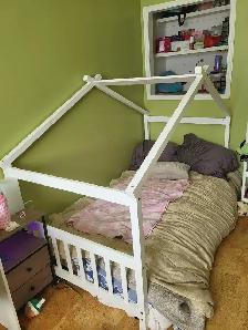 girls single bed frame with mattress.