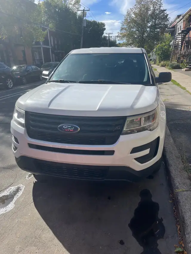 2018 Ford Explorer Police Intercepter VUS AWD 7 places 199000Km