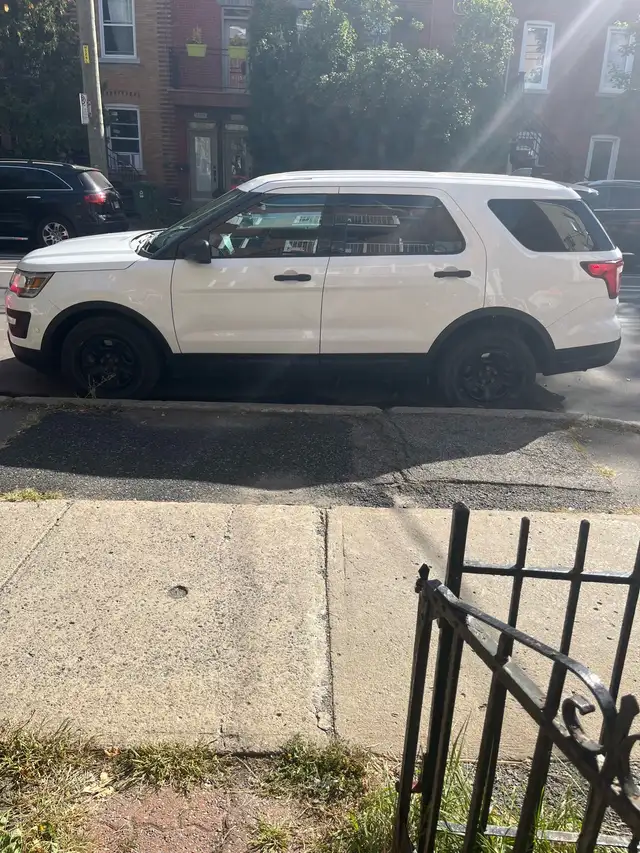2018 Ford Explorer Police Intercepter VUS AWD 7 places 199000Km - Photo 2