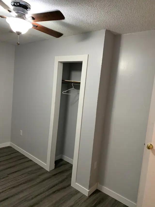 Half Off 1st Month Clean Private Room June 1st Brampton - Photo 2