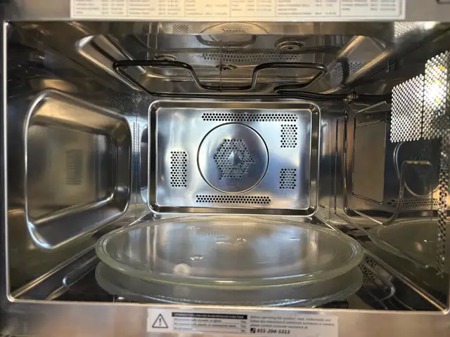 microwave - Photo 2