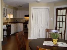 Spacious 2 Bedroom corner unit on top floor with beautiful views - Photo 4