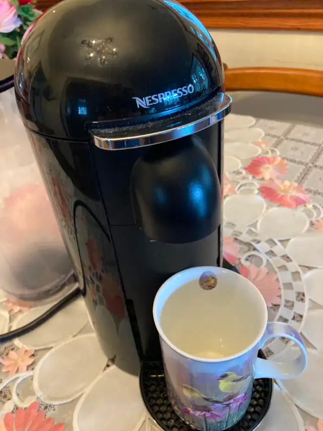 NESPRESSO VIRTUO COFFE MAKER - Photo 2
