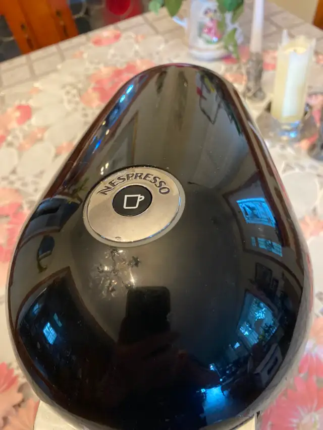 NESPRESSO VIRTUO COFFE MAKER - Photo 3