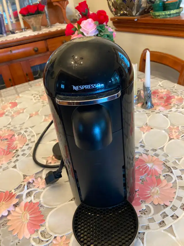 NESPRESSO VIRTUO COFFE MAKER - Photo 4