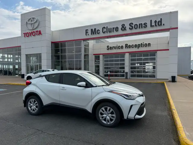 2022 Toyota C-HR LE WINTER TIRES ALSO INCLUDED