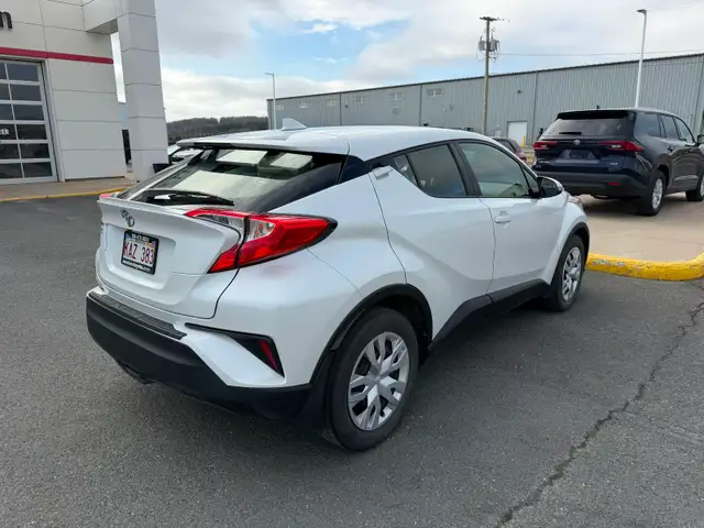 2022 Toyota C-HR LE WINTER TIRES ALSO INCLUDED - Photo 3