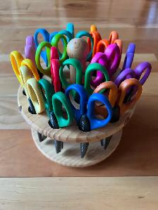 Set Of 18 Craft Scissors All Different Designs  BRAND NEW