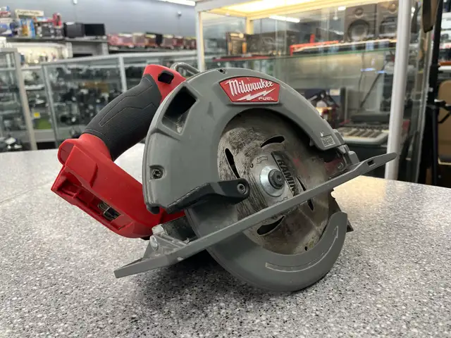 Milwaukee 2731 M18 Cordless Circular Saw - Photo 4