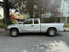 2005 Dodge Dakota SXT - Photo 2