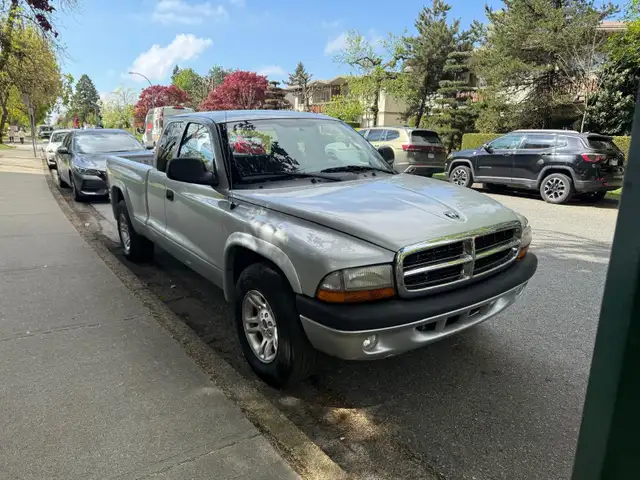 2005 Dodge Dakota SXT - Photo 3