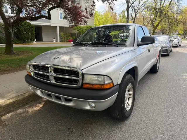2005 Dodge Dakota SXT - Photo 4