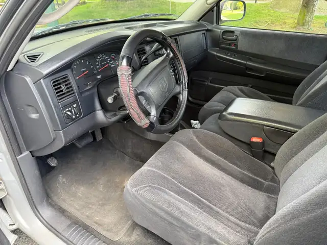 2005 Dodge Dakota SXT - Photo 7