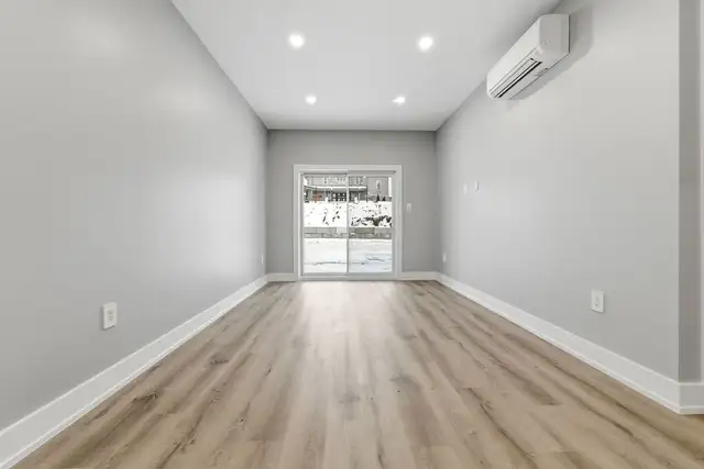 One Bedroom Plus Den - Photo 3