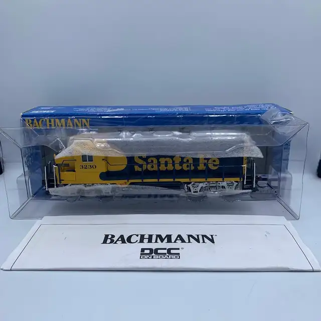 Bachmann HO GP30 Diesel Locomotive - Photo 3