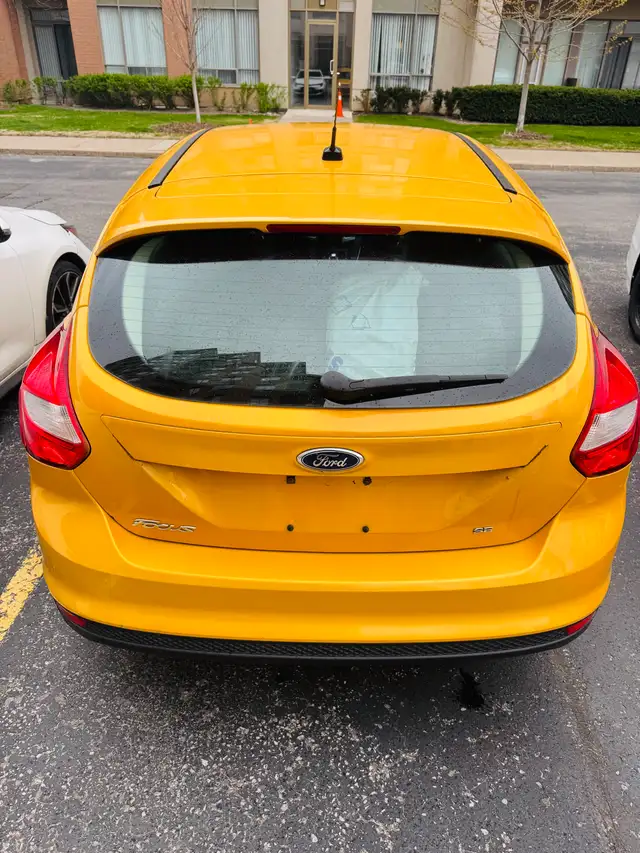 2012 Ford Focus Sport ( LOW KM ) - Photo 2
