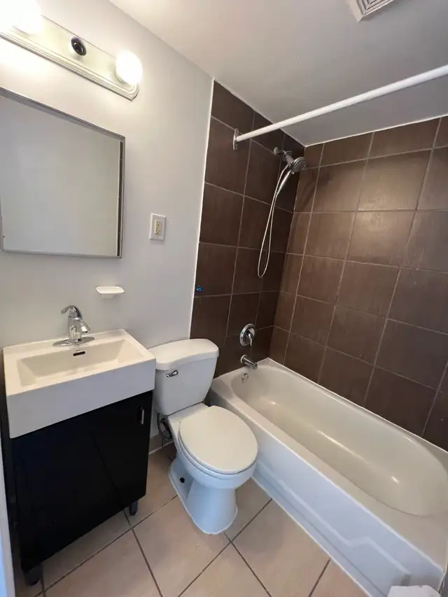 Grand appartement 4 1/2 proche du métro Fabre (1 MOIS GRATUIT) - Photo 3
